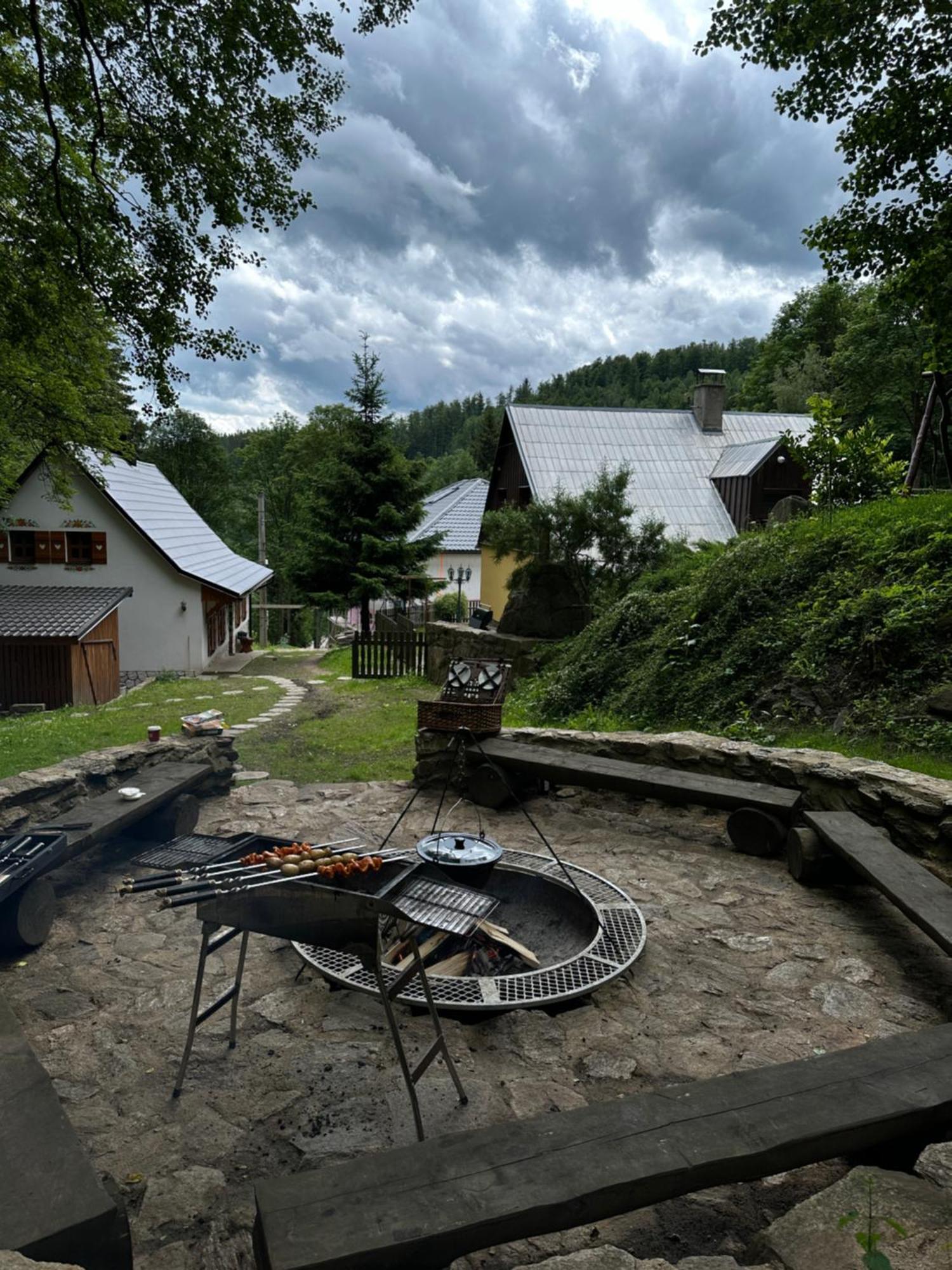 Chata Pohadka- "Lesni Udoli" Perstejn Bagian luar foto